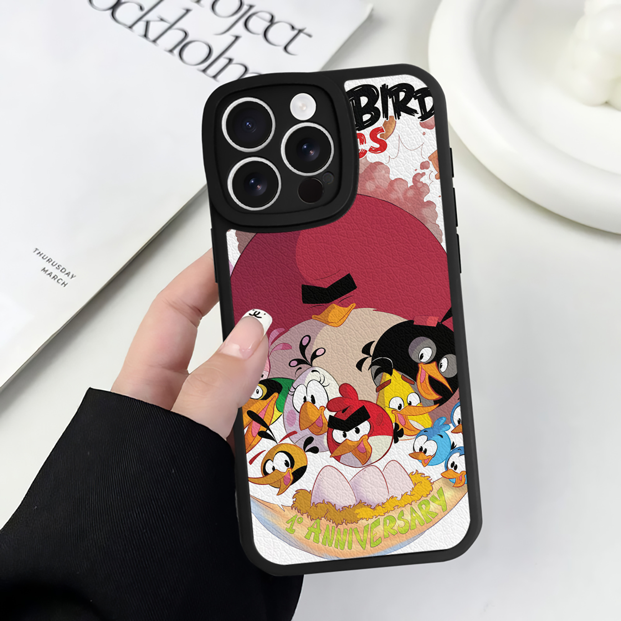 （画像用） Angry Birds アングリーバード 【iPhone 16シリーズ対応】シリコンスマホケース（レザー調） 材質：シリコン